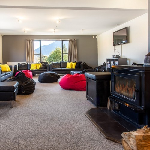 black sheep lounge 16 v3